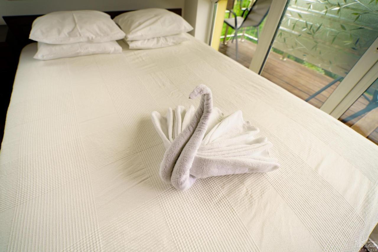 Isaan Ostrzyce Guest House ภายนอก รูปภาพ