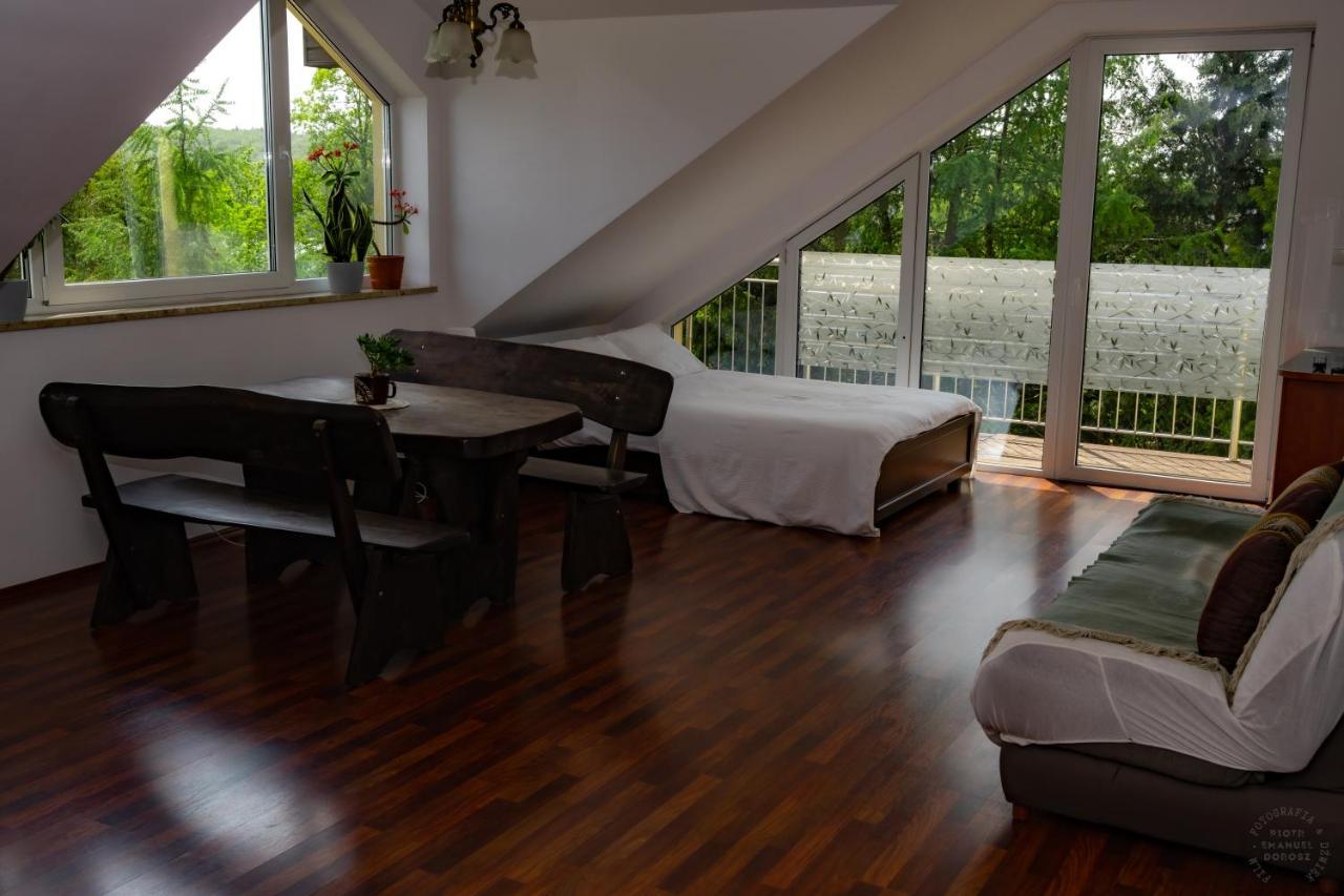 Isaan Ostrzyce Guest House ภายนอก รูปภาพ