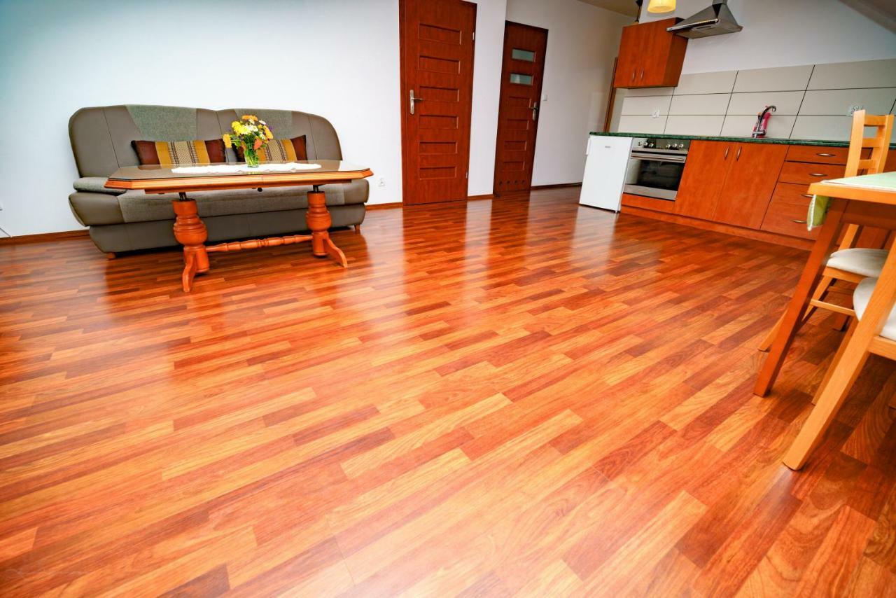 Isaan Ostrzyce Guest House ภายนอก รูปภาพ